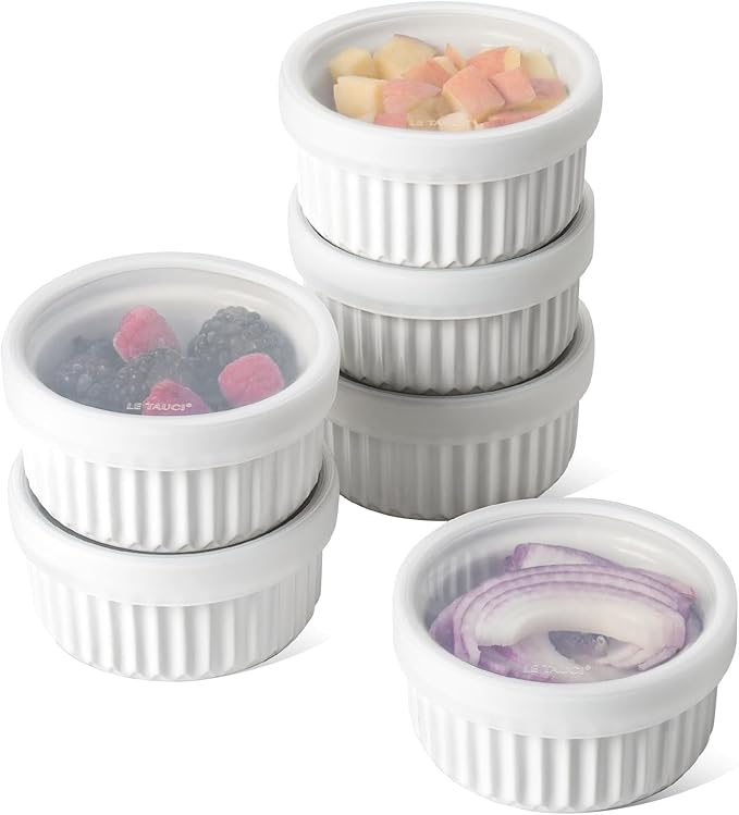 white prepping and garnish containers with lids for toppings