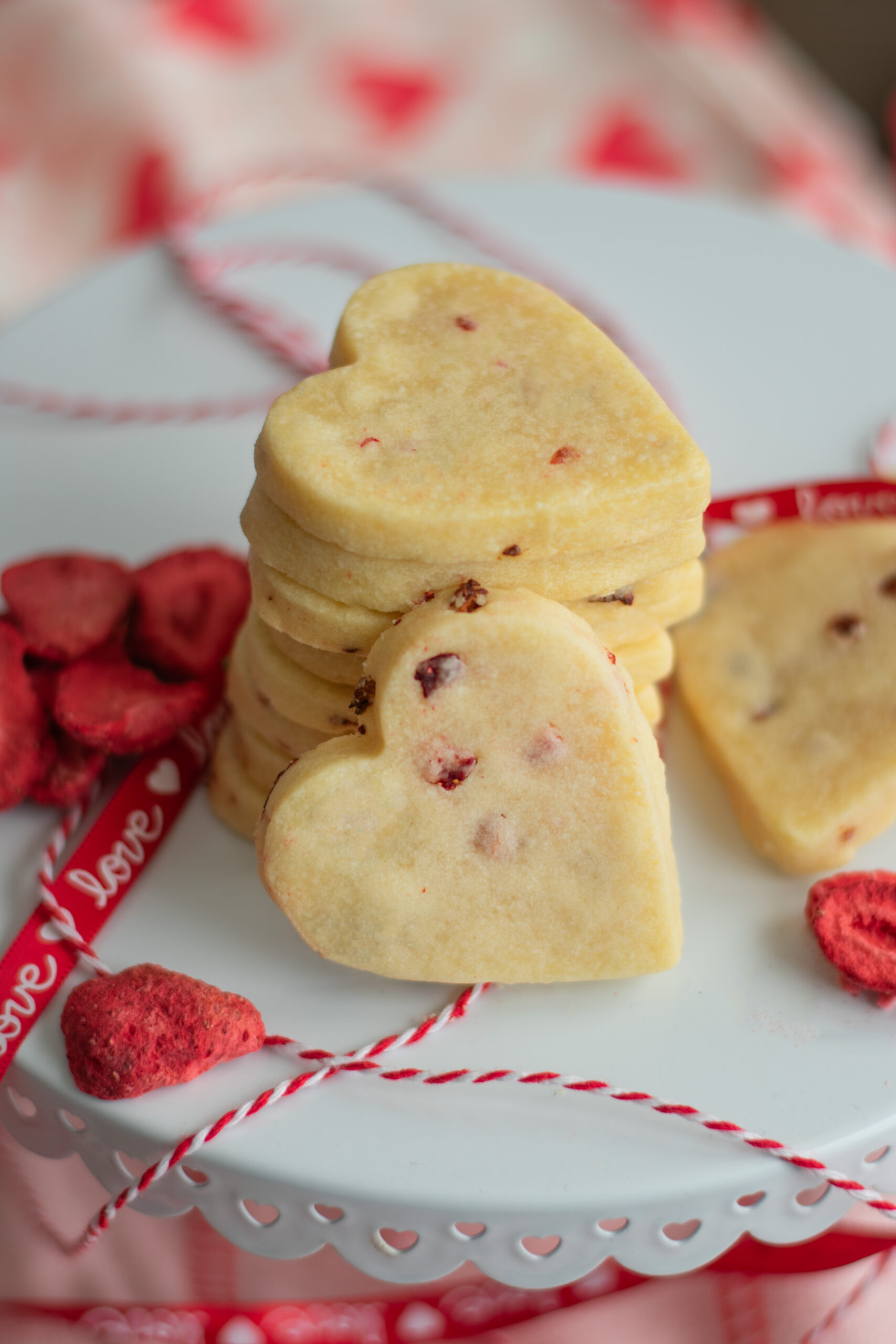 strawberry shortbread cookies