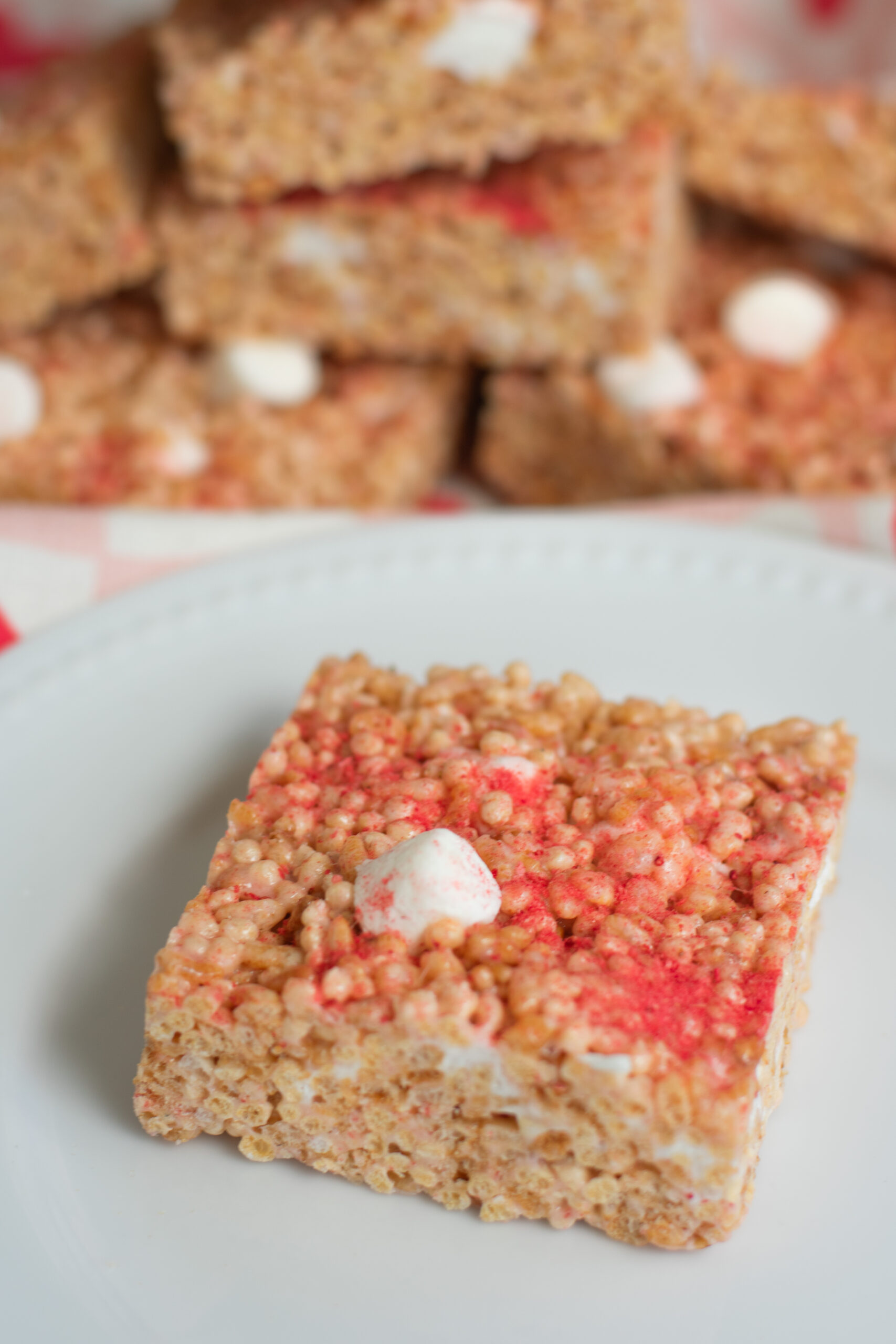 Strawberries & Cream Rice Krispie Treats